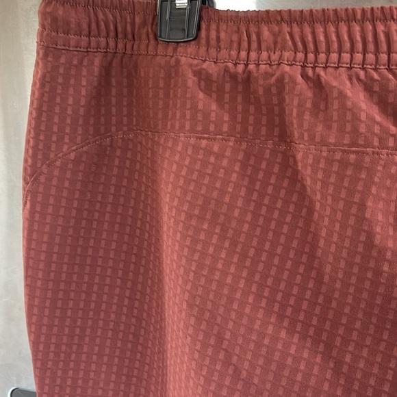 Eddie Bauer First Ascent burgundy men’s size 2X multi pocketed Pants‎ NWT - Picture 16 of 16